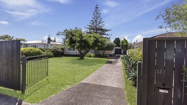 13 Matapouri Road, Mangere Bridge, Auckland