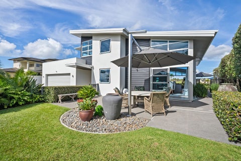 13 Barbados Way, One Tree Point