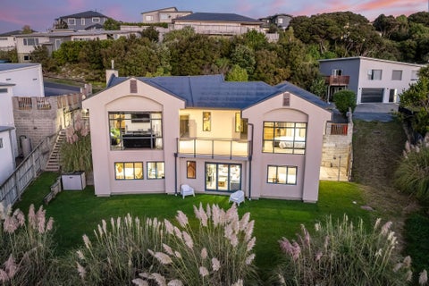 26 Port Lane, Whitby, Porirua