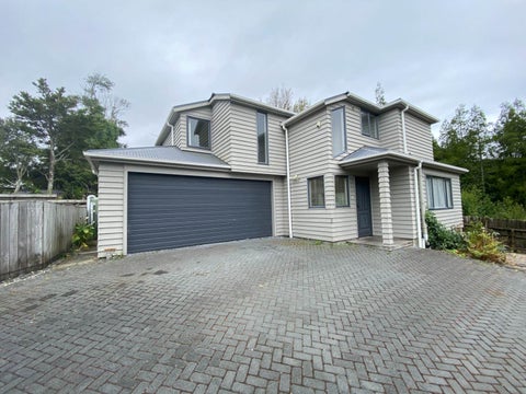 2/18 Jonathan Place, Sunnynook, Auckland