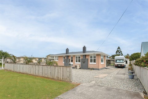 20 Cook Street, Carters Beach, Westport