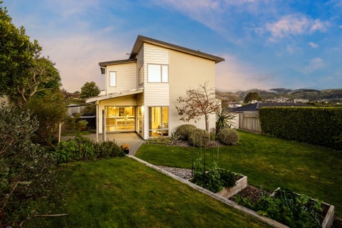 6 Sumner Terrace, Aotea, Porirua