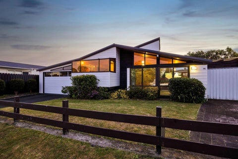 8 Marchant Place, Westown, New Plymouth