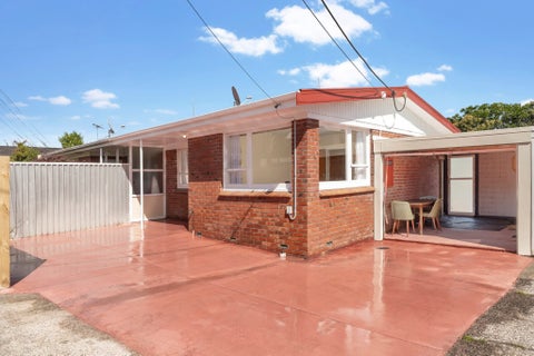 1/8 Westward Hollow, GLEN EDEN, AUCKLAND