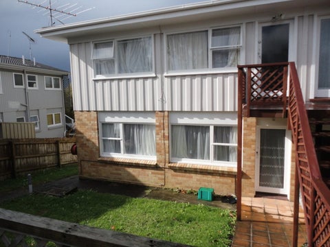 1/11 Cruickshank Crescent, Meadowbank, Auckland