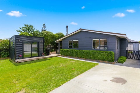 27 Oriwa Street, Waikanae, Waikanae
