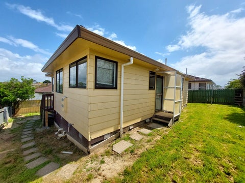 2/19 Silver Creek Road, Weymouth, Auckland