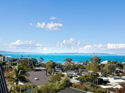 24 Surf Road, Stanmore Bay, Whangaparaoa