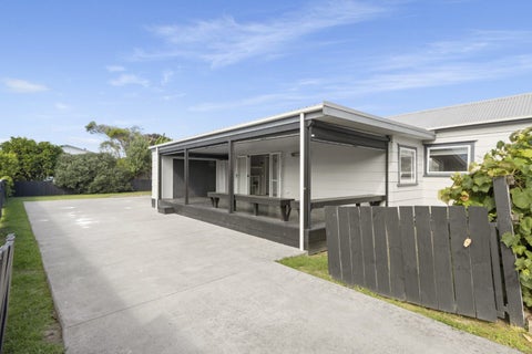 824B Papamoa Beach Road, Papamoa Beach, Papamoa