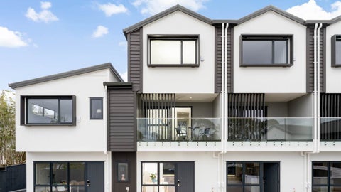 16B Saint Catherine Crescent, West Harbour, Auckland