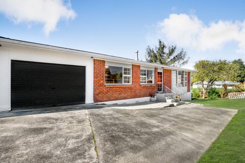 2/51 Royal View Road, Te Atatū South, Auckland