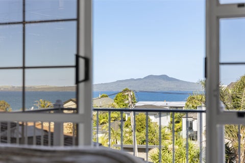 16 Eastcliffe Road, Castor Bay, Auckland