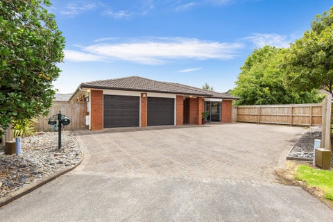 7 Trossach Place, Wattle Downs, Auckland