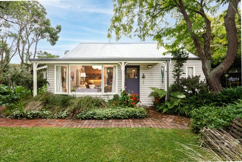 16 Laing Crescent, Heathcote Valley, Christchurch