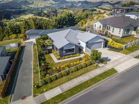 146 Endeavour Drive, Whitby, Porirua