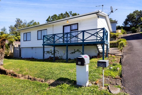 36 Carlton Terrace, Westown, New Plymouth