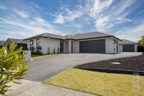 14 Kelly Road, Riverhead, Riverhead