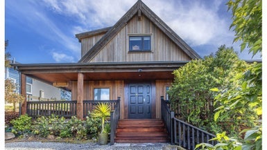 11 Rinaldi Avenue, The Pines Beach, The Pines Beach