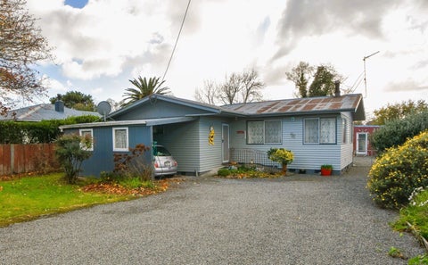 237A High Street North, Carterton
