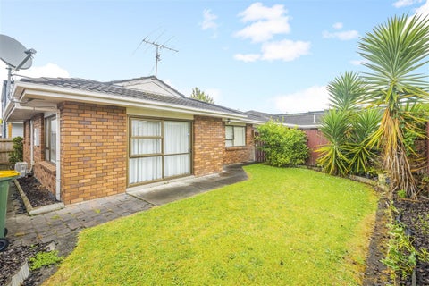 2/27 Duke Street, Papakura, Auckland