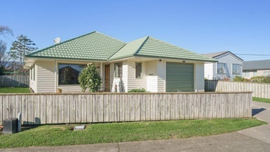 6 Waihurihia Street, Otaki