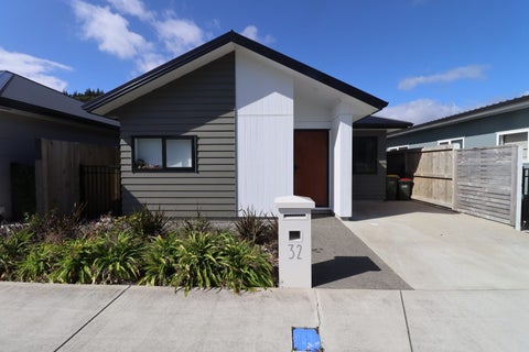 32 Harry Martin Lane, Wainuiomata, Lower Hutt