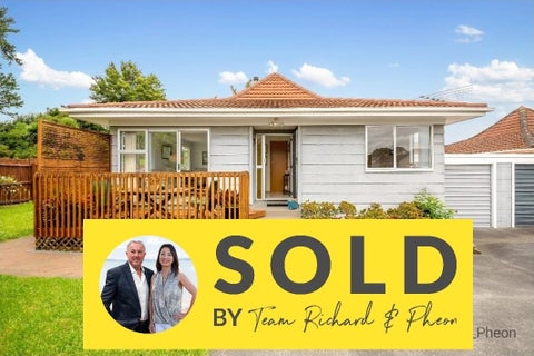 2/29 Highland Park Drive, Highland Park, Auckland