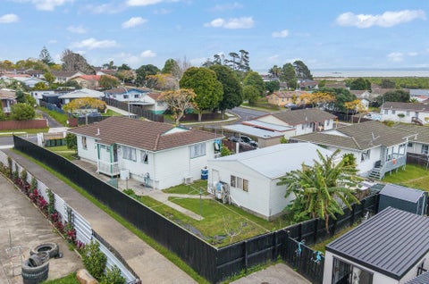 4 Bundena Place, Clendon Park, Auckland