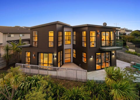 7 Eastreef Court, Long Bay, Auckland