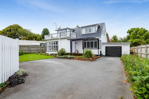 6 Brecon Road, Stratford
