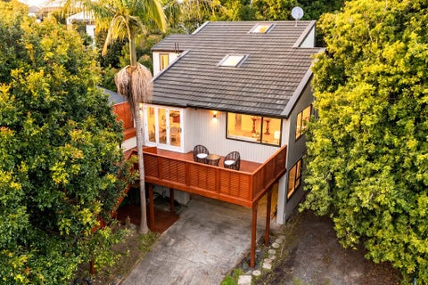 2/24 Wisteria Way, Mairangi Bay, Auckland