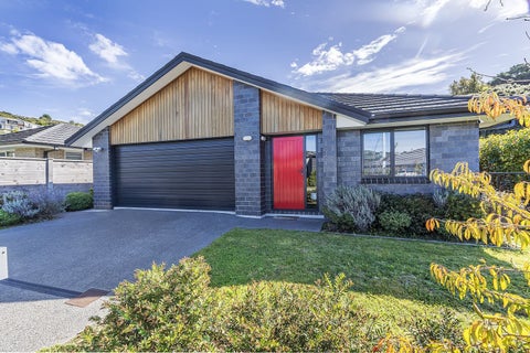 14 Mooring Close, Whitby, Porirua