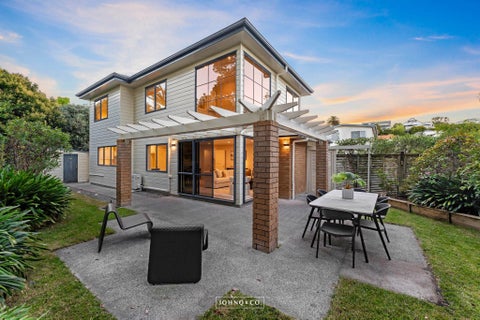2/13 Alfred Street, Northcote Point, Auckland
