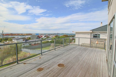 245 Barrow Street, Bluff