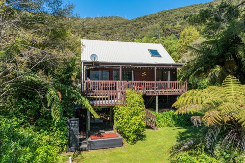 14 Sandy Bay Road, Black Rock, Marlborough Sounds