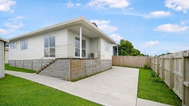 2/69 Luanda Drive, Ranui, Auckland