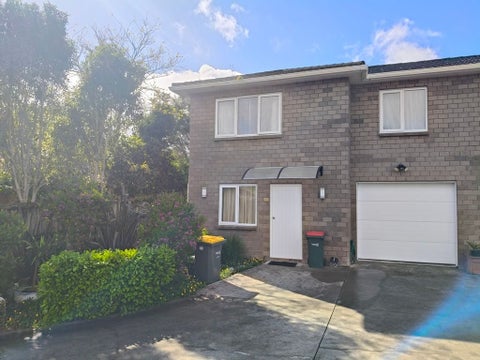 9 Humphrey Kemp Avenue, Henderson, Auckland