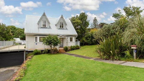 14A South Lynn Road, Titirangi, Auckland