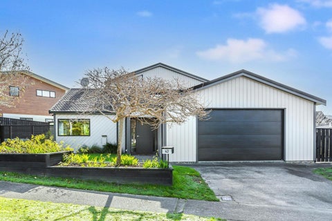 43 Shackle Lane, Whitby, Porirua