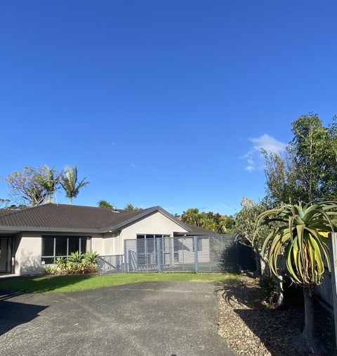 10 Scarlet Oak Drive, Schnapper Rock, Auckland