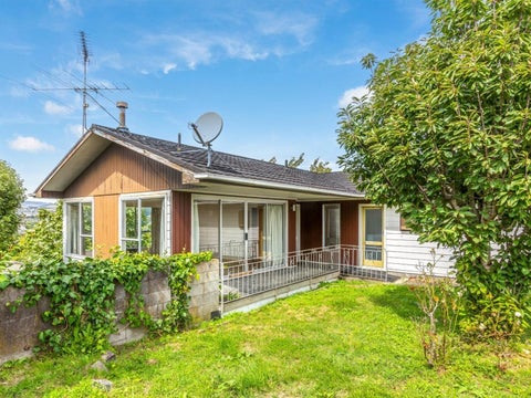 39 Discovery Drive, Whitby, Porirua