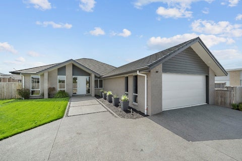 22 Helen June Avenue, Flagstaff, Hamilton