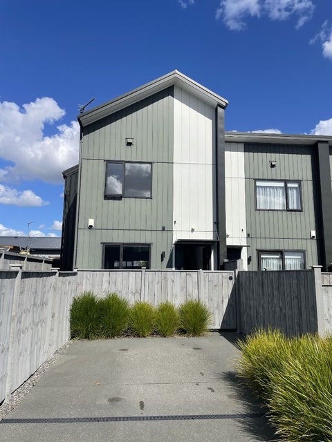 8 Rauriki Lane, Rosehill, Papakura