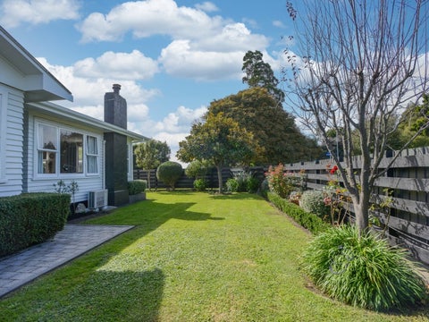 1214 Willowpark Road North, Mayfair, Hastings