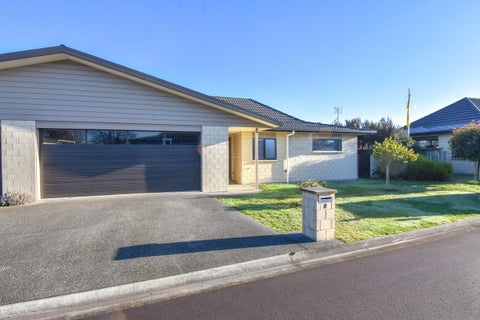 8 Ashmore Park Road, Carterton, Carterton