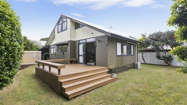 9/25A BEACH RD, Te Atatu Peninsula, Waitakere