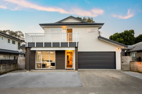 10 Marie Costello Way, Beach Haven, Auckland
