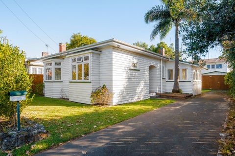 2 Hall Lane, Frankton, Hamilton