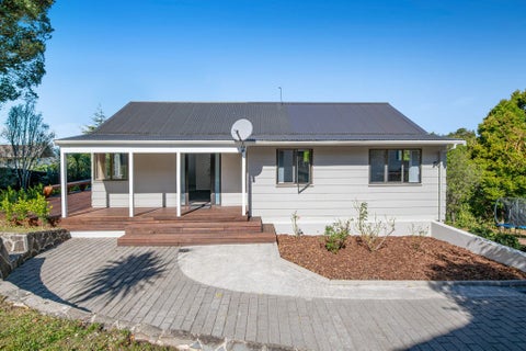 15 Tacitus Place, Totara Vale, Auckland