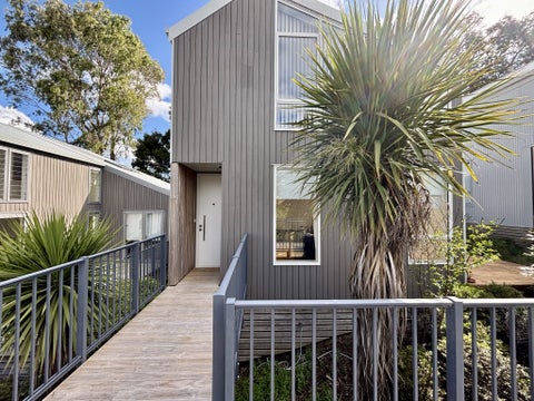 37B Castledine Crescent, Glen Innes, Auckland